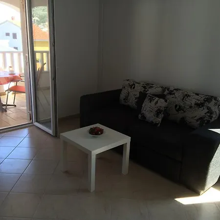 Apartment Crnjac *
