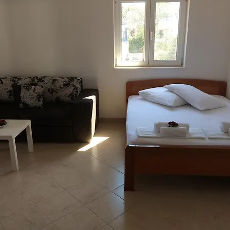 Crnjac * Trogir